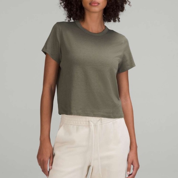 ••SOLD••Lululemon Classic-Fit Cotton-Blend T-Shirt Army Green - Picture 1 of 10